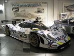 800px-Porsche_911_GT1_'98_-25